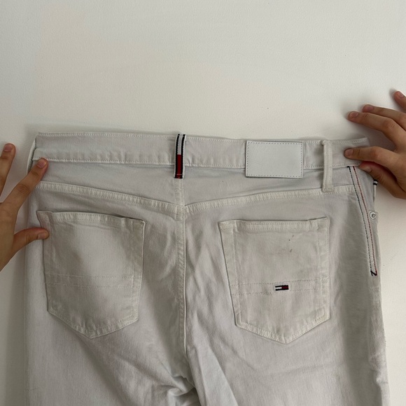 Vintage Ripped White Tommy Hilfiger Jeans - Picture 3 of 4